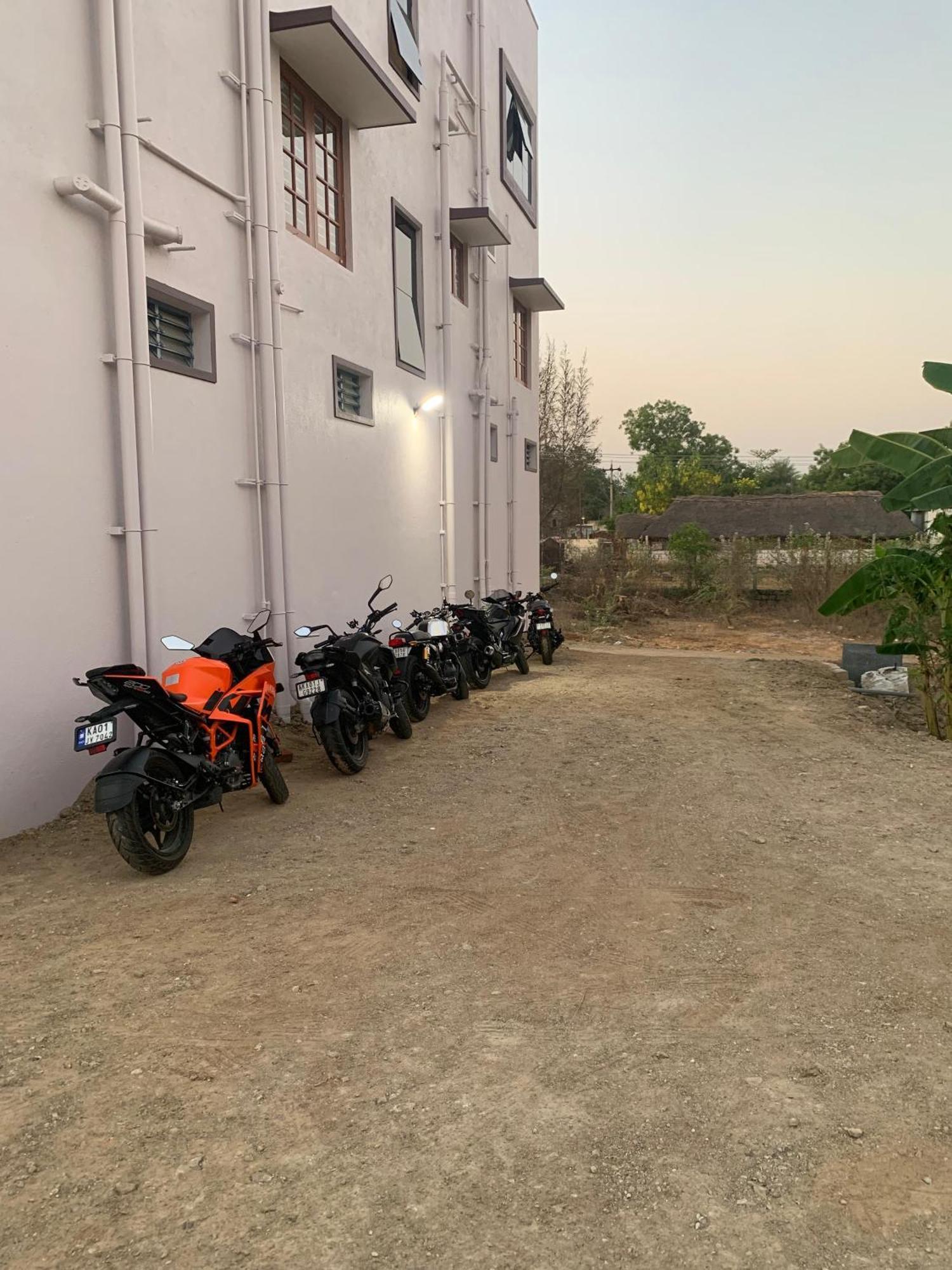 Om Lingeswaran Home Stay Tiruvannamalai Exterior photo